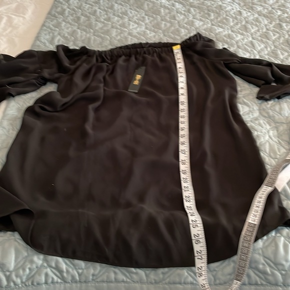 Krista black top with flutter sleeves and WT size large - Picture 9 of 9